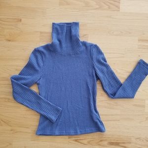 Blue knit crop turtleneck